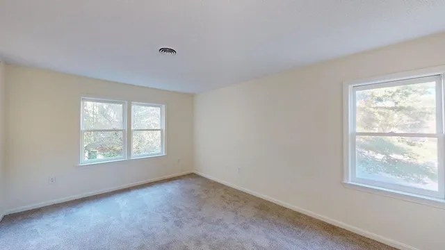 $2,400 | 5 Bartemus Trail, Unit 202, Nashua, NH 03063