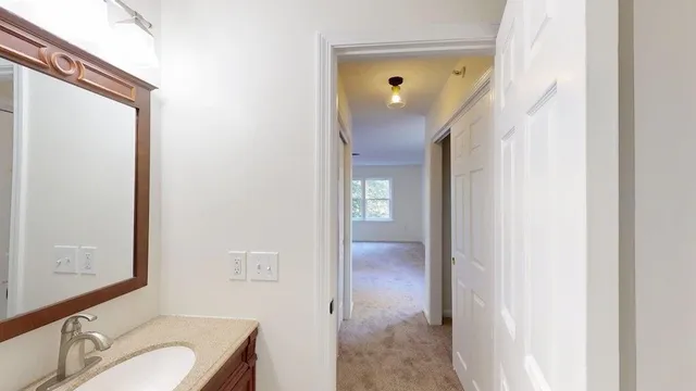 $2,400 | 5 Bartemus Trail, Unit 202, Nashua, NH 03063