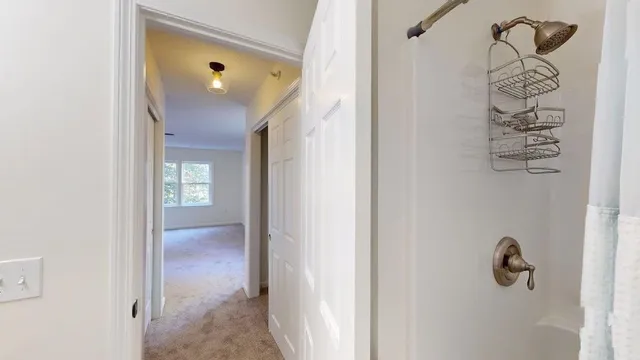 $2,400 | 5 Bartemus Trail, Unit 202, Nashua, NH 03063