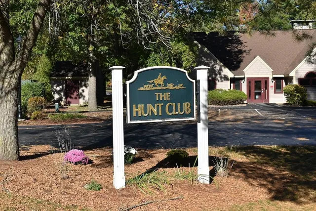 $2,400 | 5 Bartemus Trail, Unit 202, Nashua, NH 03063