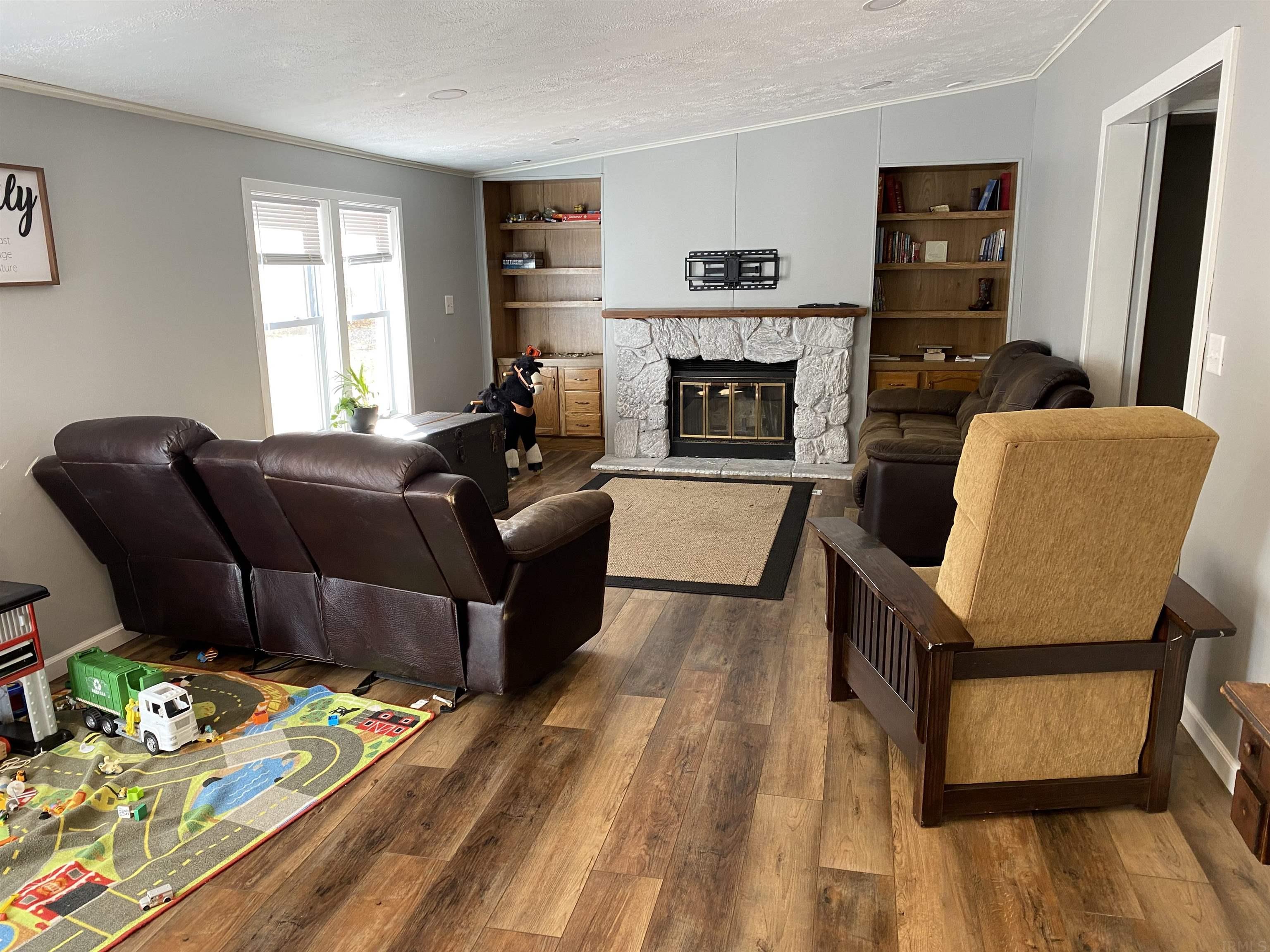 11694 South Beech Road Bourbon, IN 46504 - Photo 9 of 17