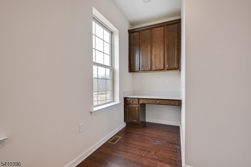 28 Gala Court Livingston, NJ 07039 - Photo 18 of 23