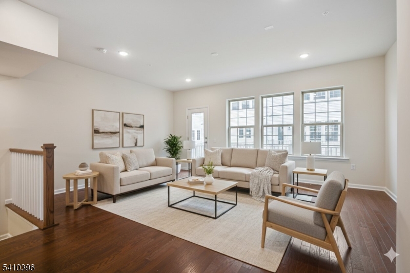 28 Gala Court Livingston, NJ 07039 - Photo 3 of 23