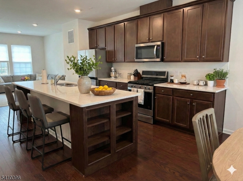 28 Gala Court Livingston, NJ 07039 - Photo 4 of 23