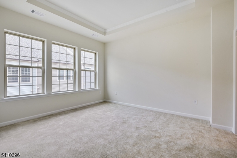 28 Gala Court Livingston, NJ 07039 - Photo 5 of 23