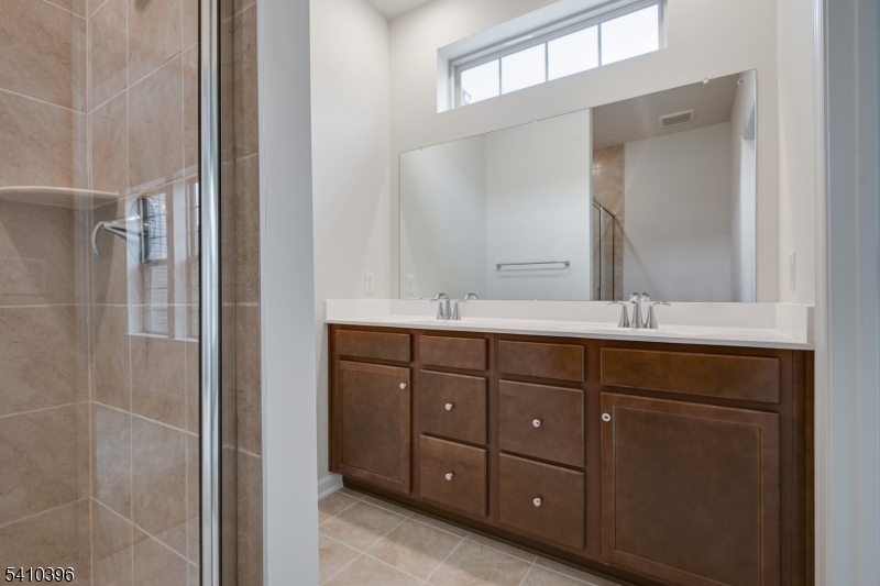 28 Gala Court Livingston, NJ 07039 - Photo 7 of 23