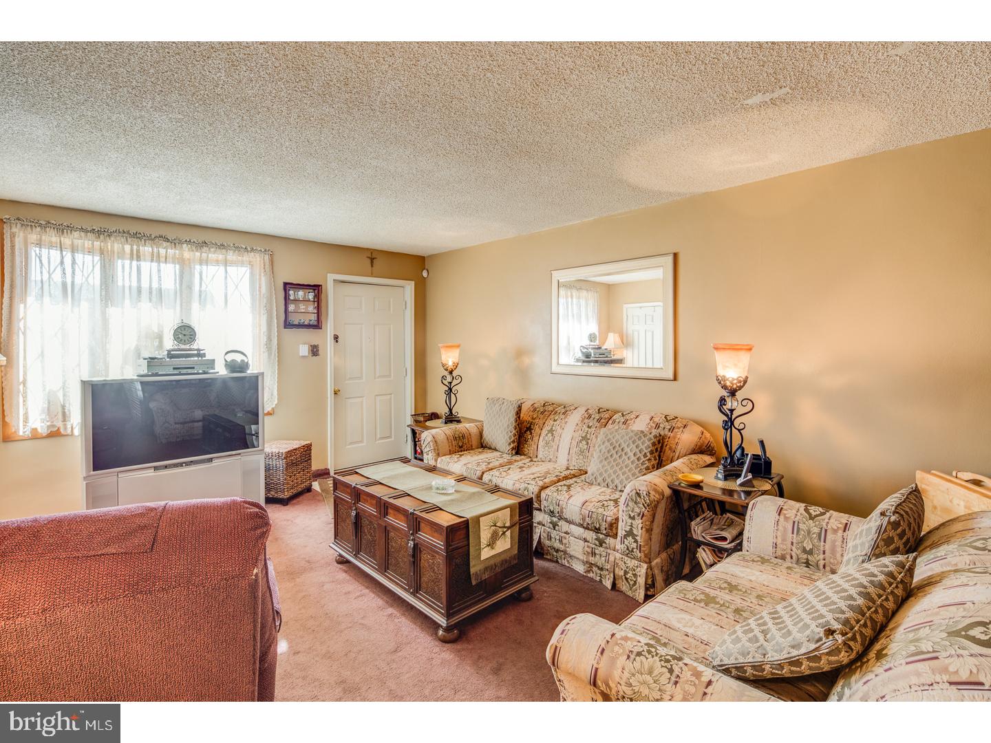 9086 Wesleyan Road Philadelphia, PA 19136 - Photo 4 of 17 Gallery Image 4