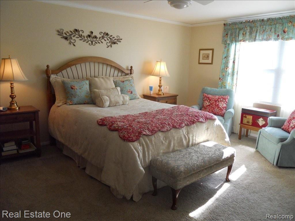 895 Stag Ridge Road Rochester, MI 48309 - Photo 17 of 22 MBR SUITE W/WALKIN CLOSET