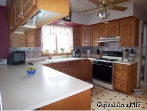 6373 Country Green Rochester, IL 62563 - Photo 4 of 9 Gallery Image 4