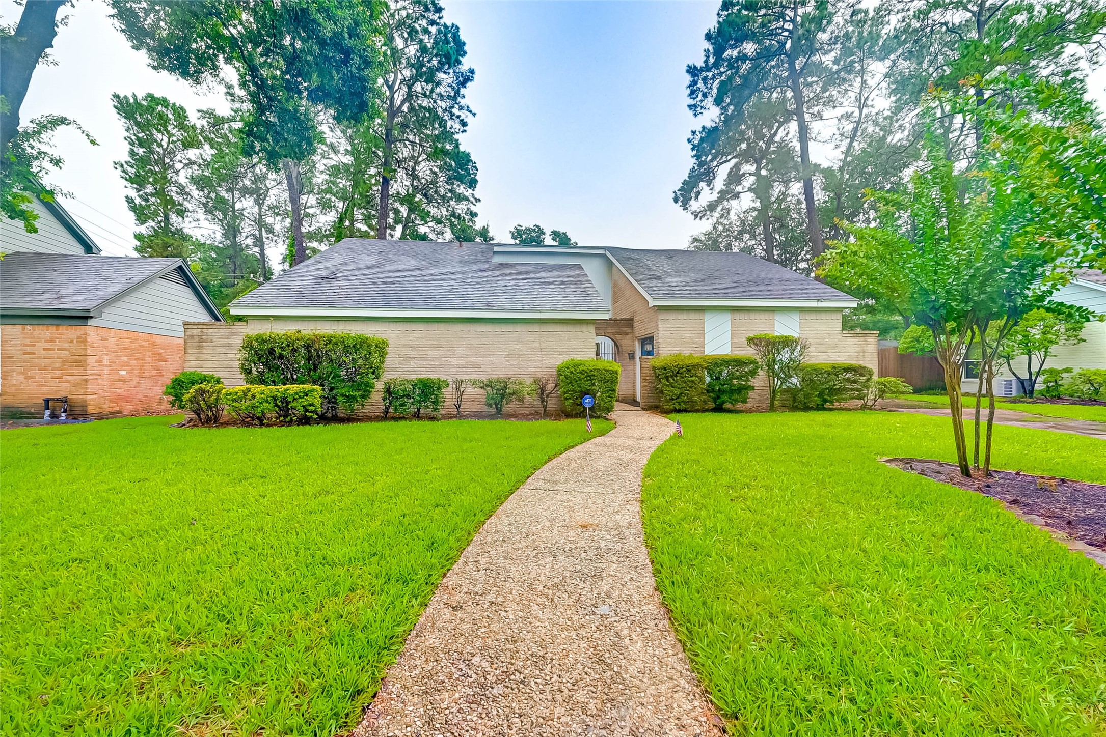 (Photos from previous owner.)Home situated in the quiet community of Oak Creek Village. (Landlord in process of getting the lawn ready for Spring/Summer)