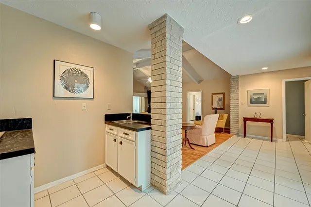 $2,100 | 3631 Glenpine Drive, Houston, TX 77068