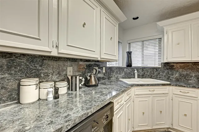 $2,100 | 3631 Glenpine Drive, Houston, TX 77068