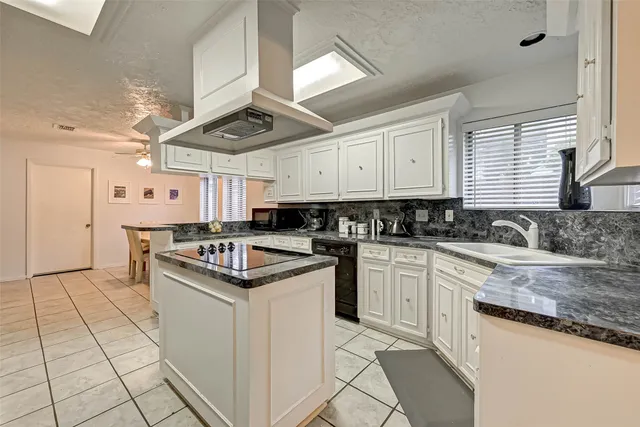 $2,100 | 3631 Glenpine Drive, Houston, TX 77068