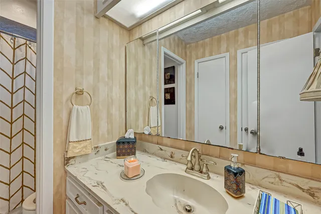 $2,100 | 3631 Glenpine Drive, Houston, TX 77068