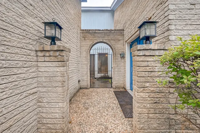 $2,100 | 3631 Glenpine Drive, Houston, TX 77068