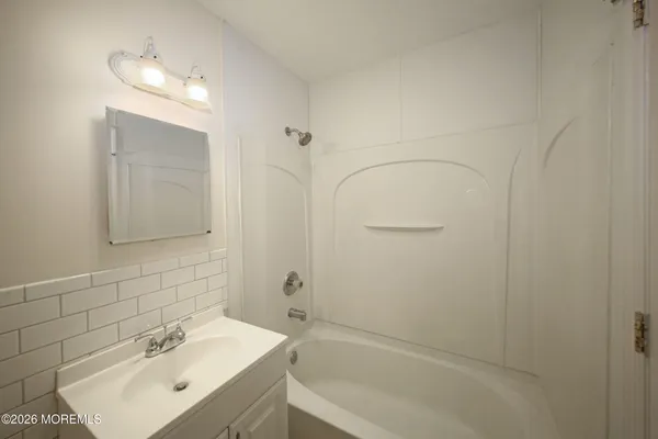 $2,700 | 8 Viola Avenue, Leonardo, NJ 07737