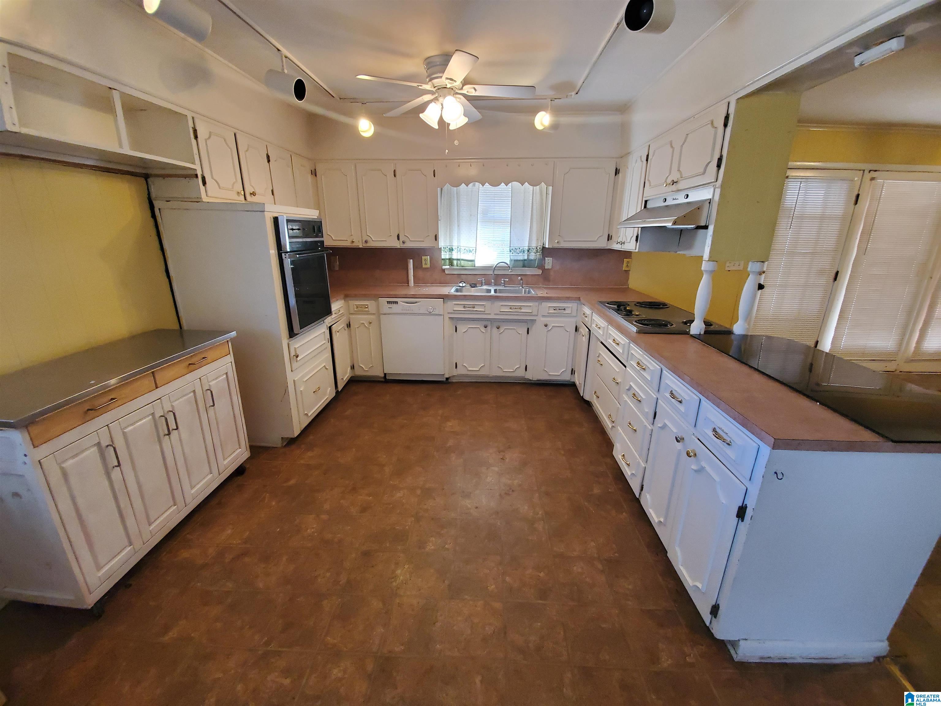 421 Sun Valley Road Birmingham, AL 35215 - Photo 5 of 18