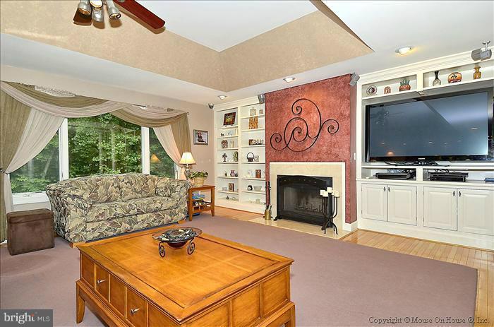 3264 Bottner Road Gambrills, MD 21054 - Photo 19 of 30 Family Room