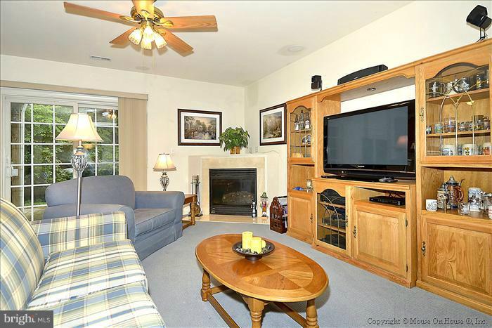 3264 Bottner Road Gambrills, MD 21054 - Photo 24 of 30 Living Room