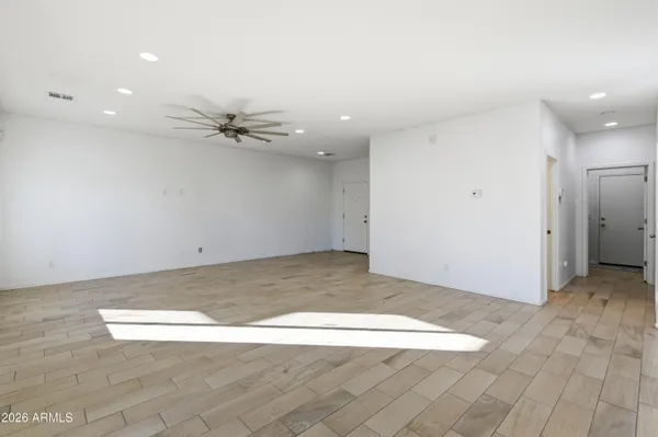 $574,900 | 627 West Kerry Lane, Phoenix, AZ 85027