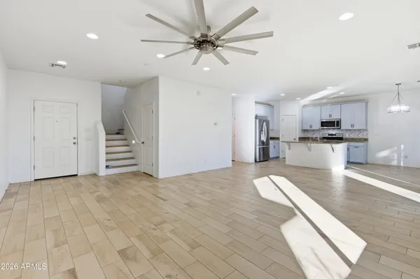 $574,900 | 627 West Kerry Lane, Phoenix, AZ 85027