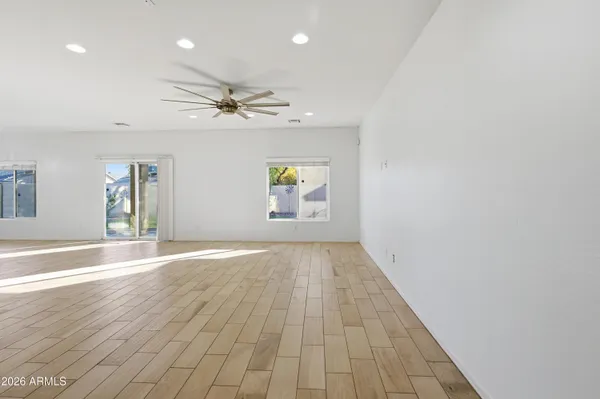 $574,900 | 627 West Kerry Lane, Phoenix, AZ 85027