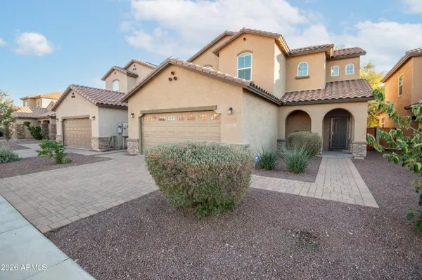 $574,900 | 627 West Kerry Lane, Phoenix, AZ 85027