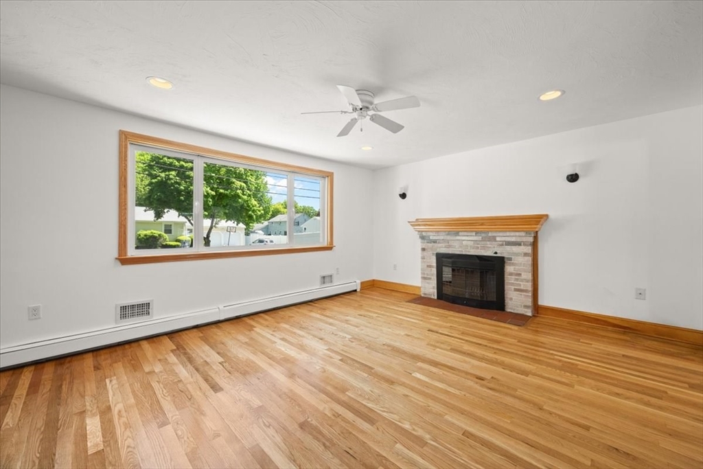 3 Selwyn Road Braintree, MA 02184 - Photo 3 of 42