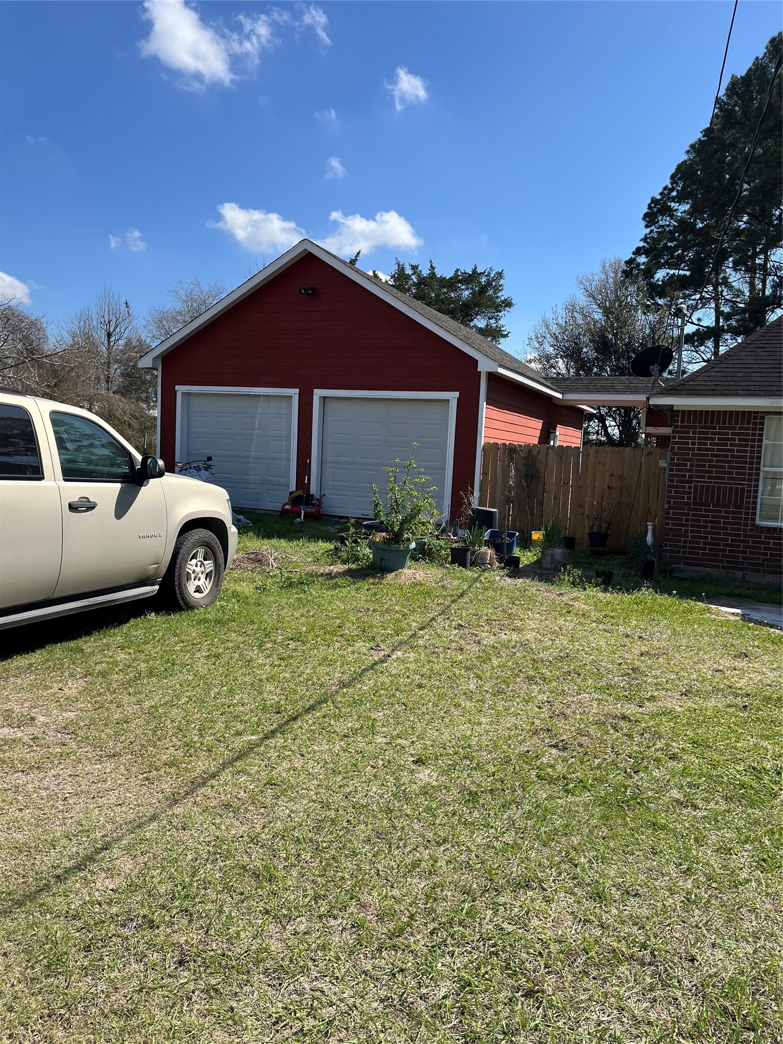 320 Commerce Lane Highlands, TX 77562 - Photo 2 of 9