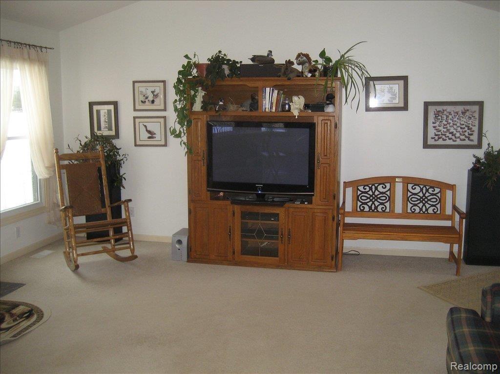9672 West Allen Road Fowlerville, MI 48836 - Photo 5 of 22 Great Room