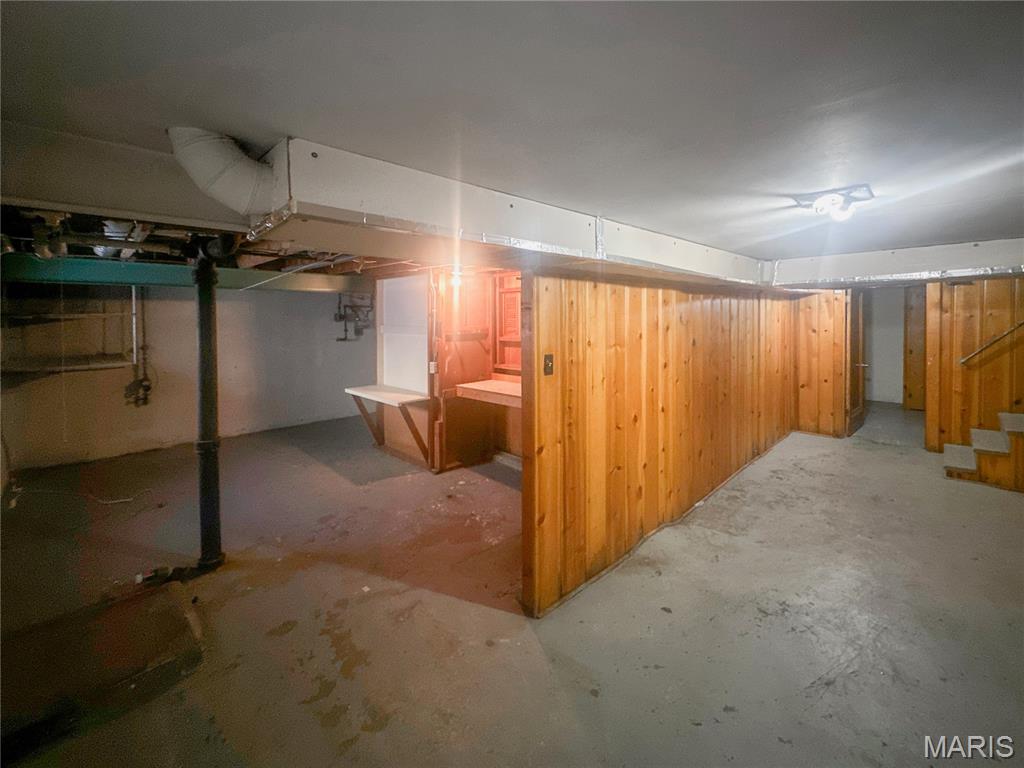 237 South Barat Avenue Ferguson, MO 63135 - Photo 11 of 16