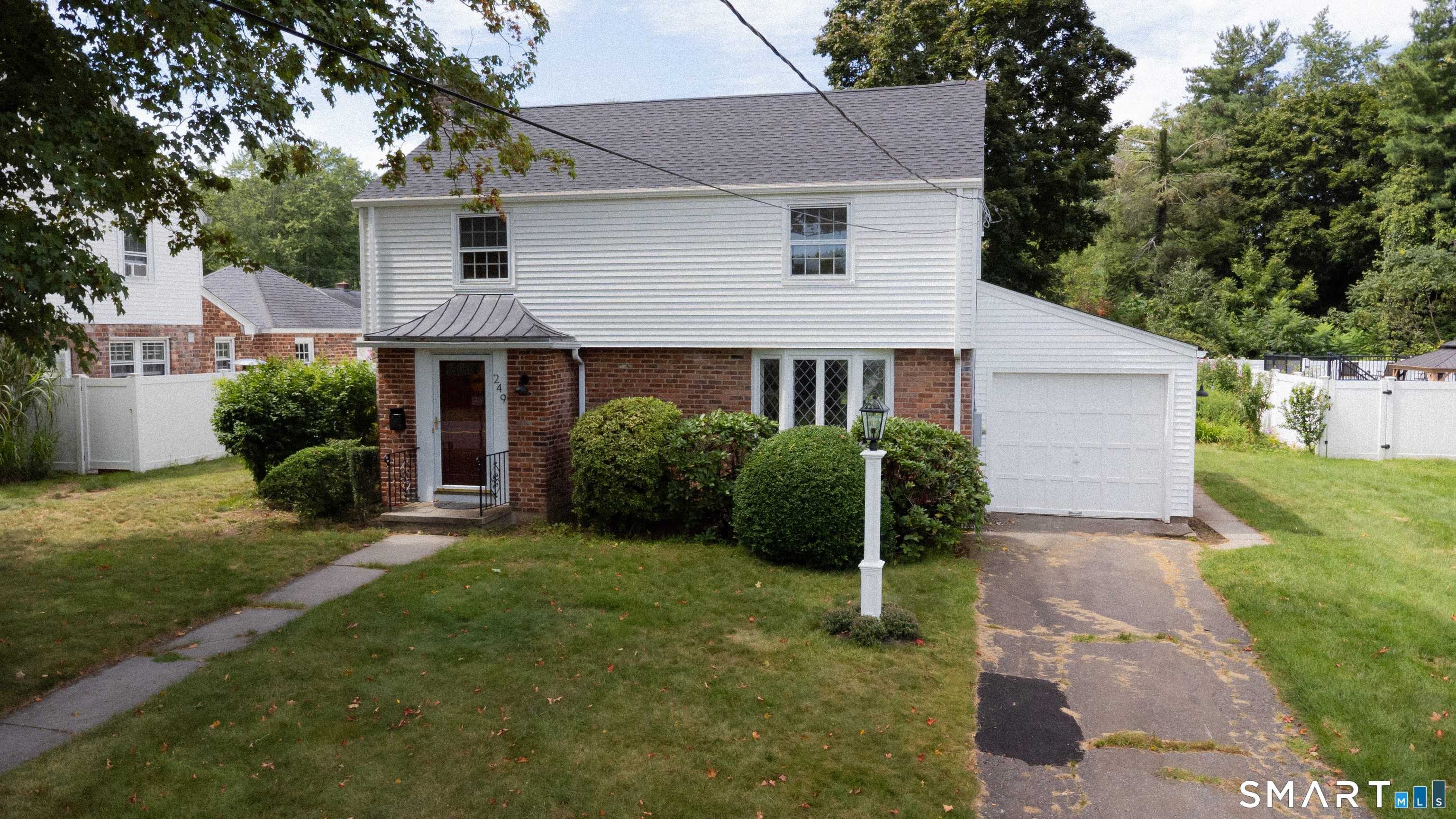 249 Ridge Road Wethersfield, CT 06109 - Photo 4 of 30 Gallery Image 4