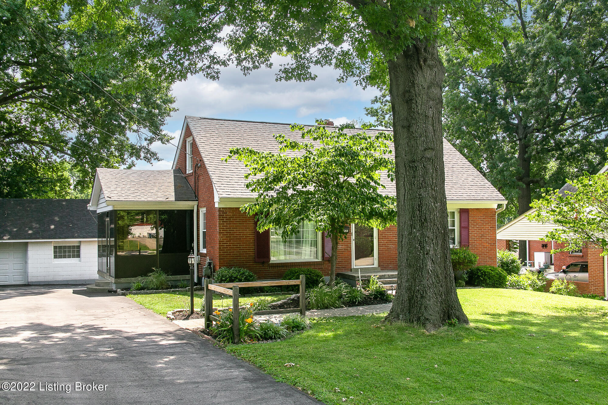 4313 Milldaun Road Louisville, KY 40213 - Photo 2 of 45 4313 Milldaun Rd-2