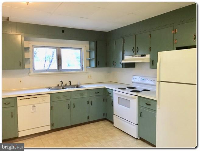 30 Station Road Leesburg, NJ 08327 - Photo 4 of 10