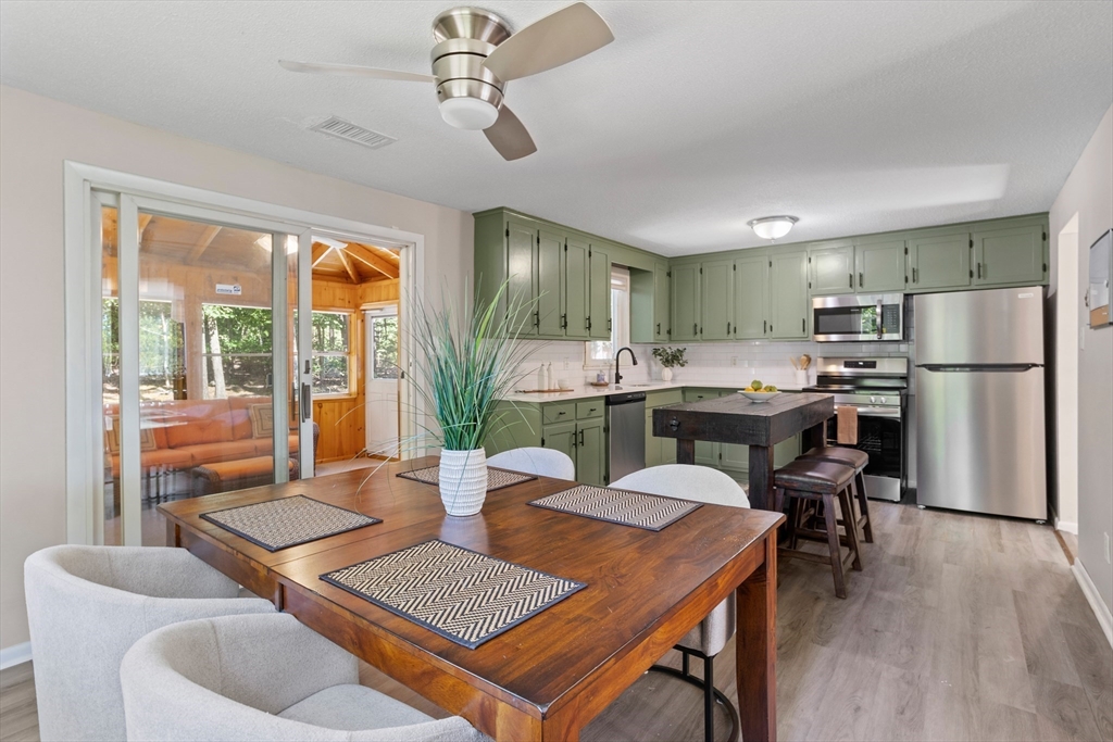 14 Beaver Brook Road Littleton, MA 01460 - Photo 6 of 37