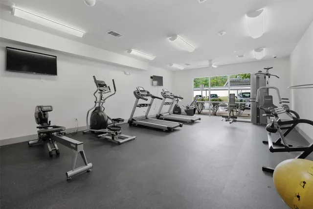 $1,050 | 6725 Circle S Road, Unit B1356, Austin, TX 78745