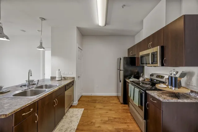 $1,100 | 6725 Circle S Road, Unit B1356, Austin, TX 78745