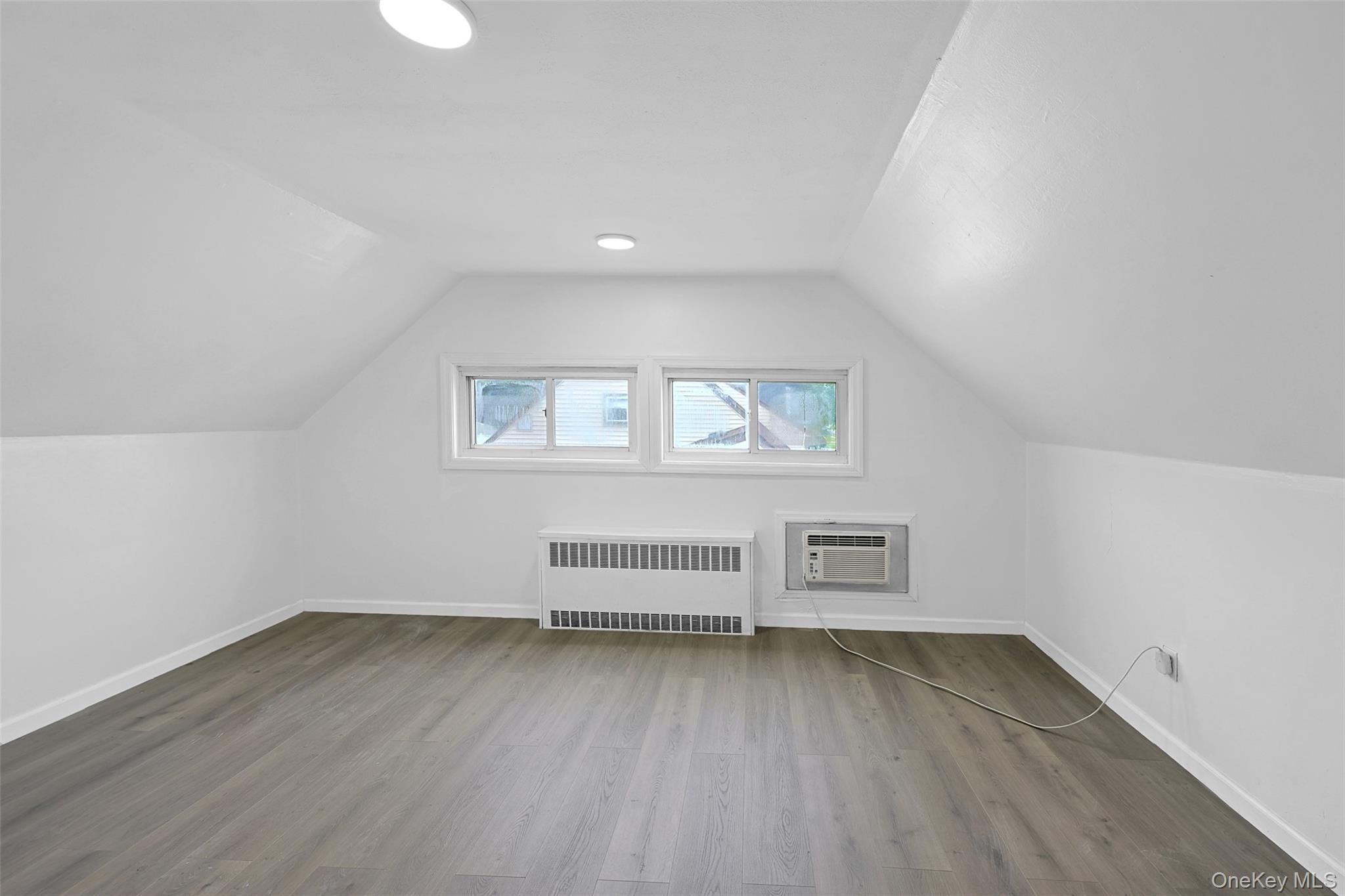 82 Lantern Road Hicksville, NY 11801 - Photo 17 of 22 Gallery Image 17