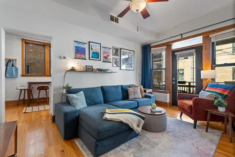 $375,000 | 846 West Newport Avenue, Unit 1N, Chicago, IL 60657