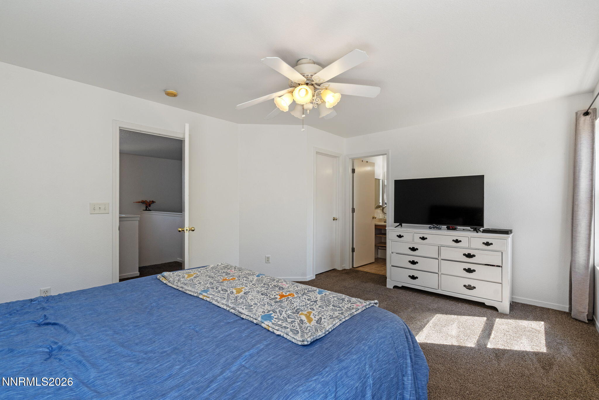 9490 Autumn Leaf Way Reno, NV 89506 - Photo 16 of 31 primary looking towards bathroom