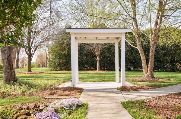 $600,000 | 6398 Skylark Road, Pfafftown, NC 27040