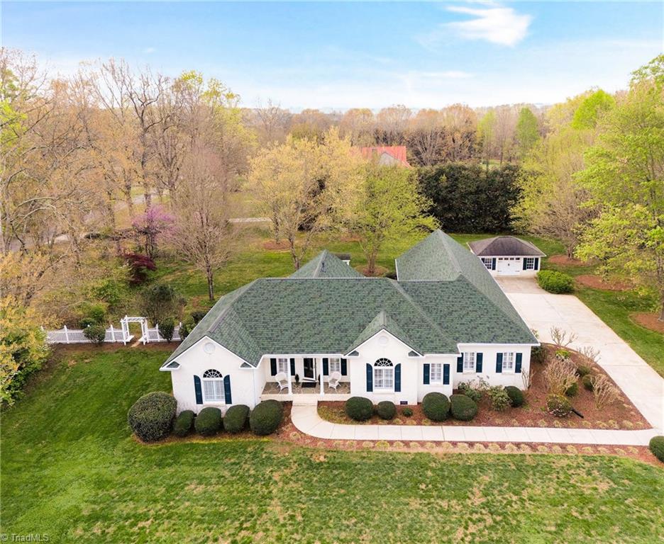 6398 Skylark Road Pfafftown, NC 27040 - Photo 3 of 34