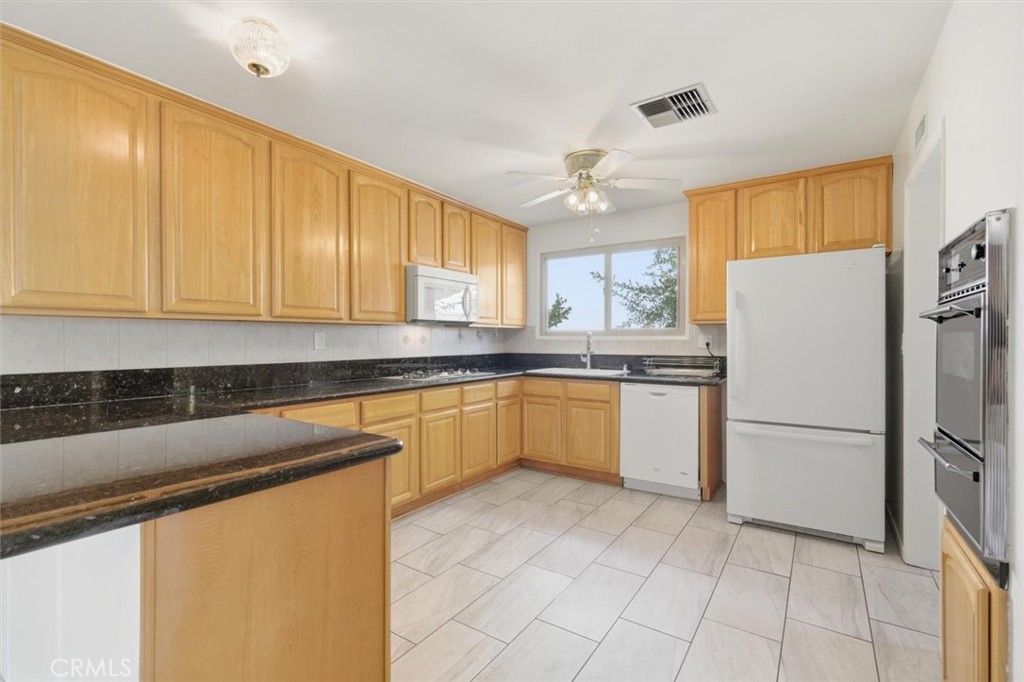 6820 Gross Avenue West Hills, CA 91307 - Photo 15 of 27 Kitchen