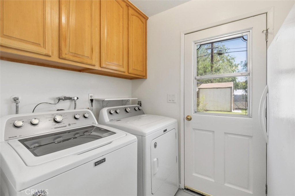 6820 Gross Avenue West Hills, CA 91307 - Photo 17 of 27 Laundry off kitchen