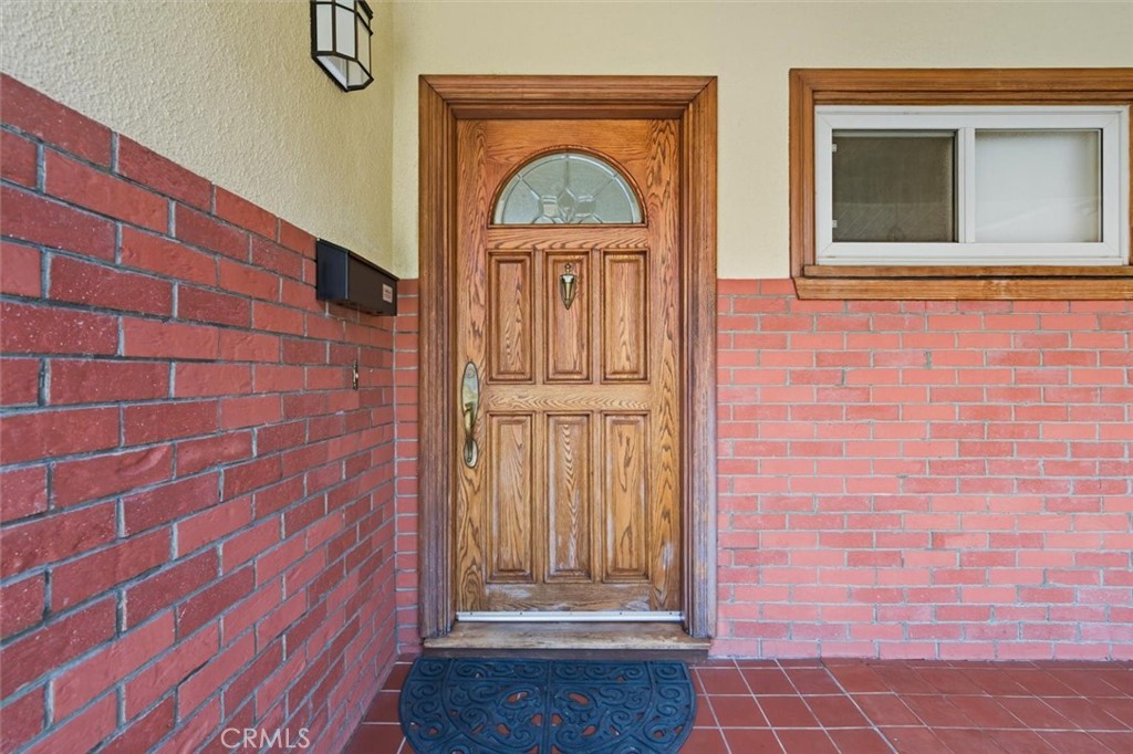 6820 Gross Avenue West Hills, CA 91307 - Photo 4 of 27 Front door