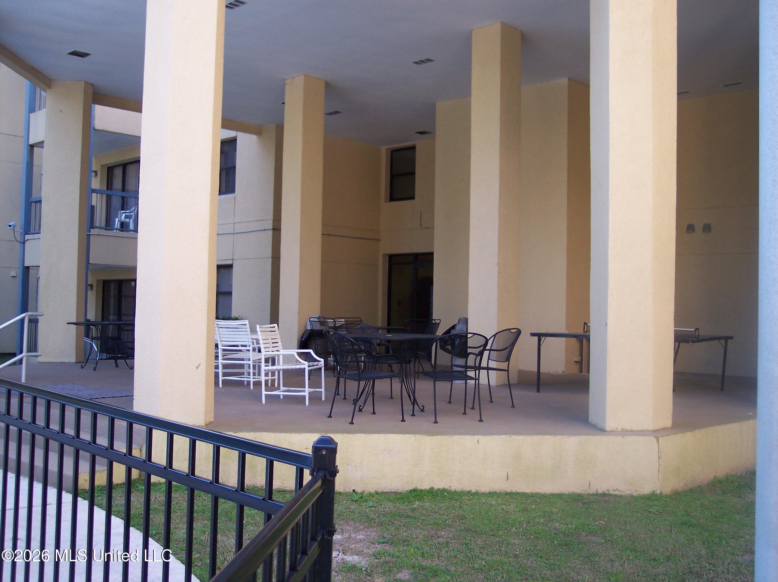 1130 Beach Boulevard, Unit 207 Biloxi, MS 39530 - Photo 19 of 19 patio area