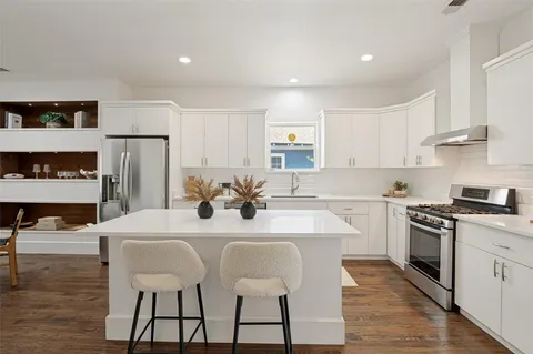 $419,000 | 916 South Montreal Avenue, Dallas, TX 75208