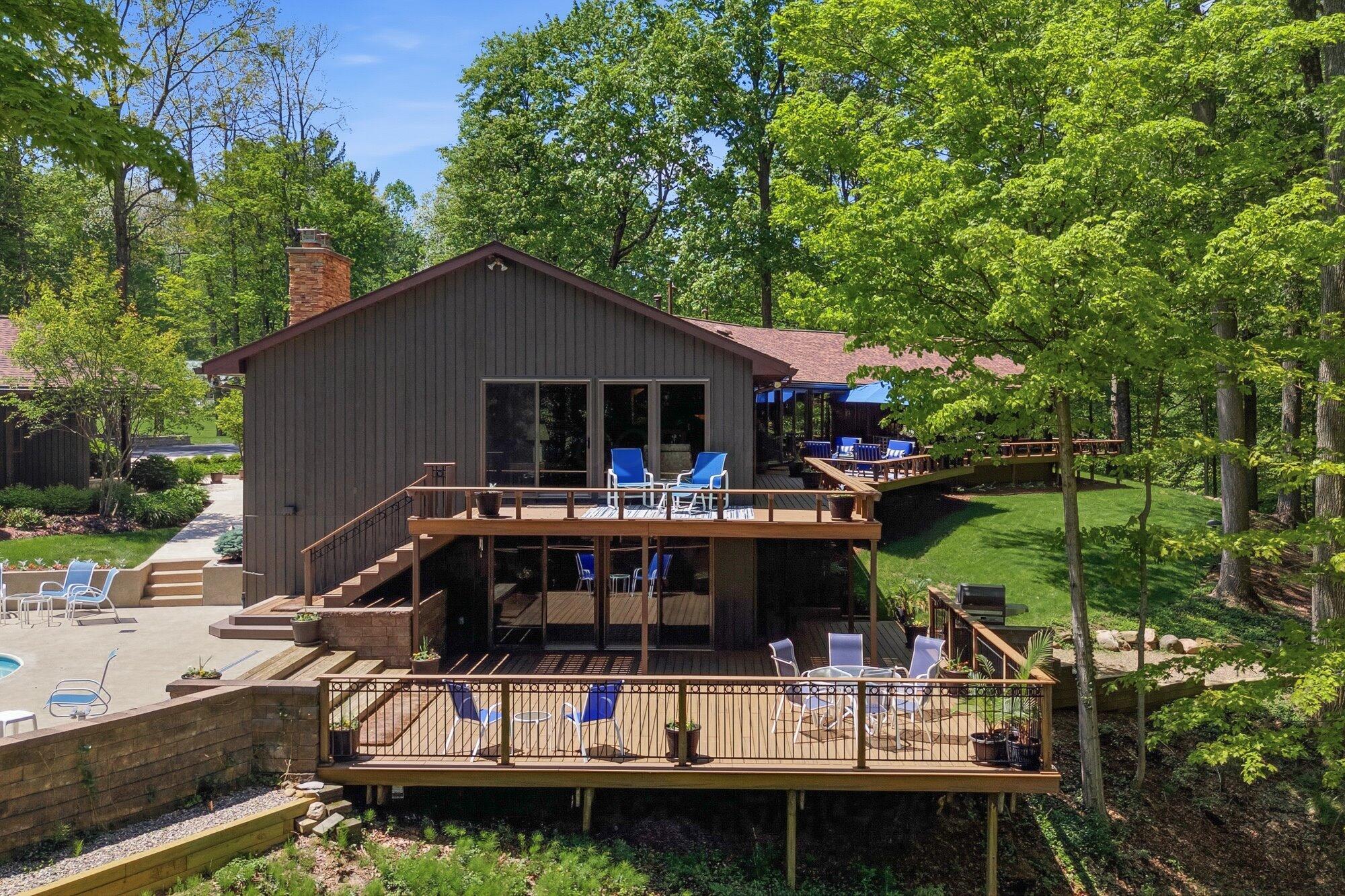 1833 East Hanley Road Mansfield, OH 44903 - Photo 74 of 94 66-aer-house-deck-2