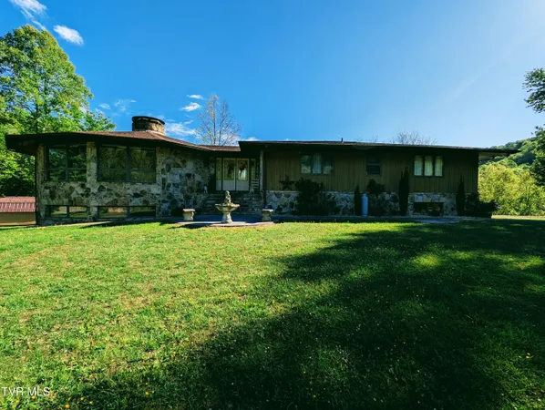 $385,000 | 9404 Clintwood Highway, Pound, VA 24279