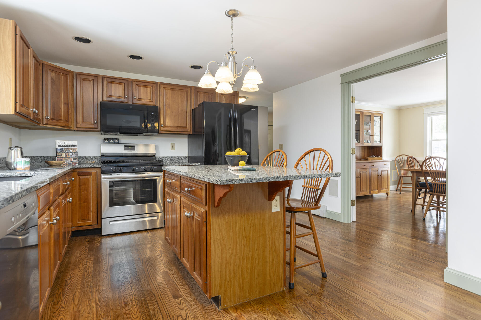 43 Longmeadow Road Scarborough, ME 04074 - Photo 7 of 55 43 Longmeadow Rd_007